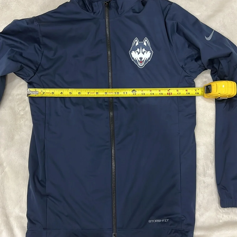 Nike storm fit
